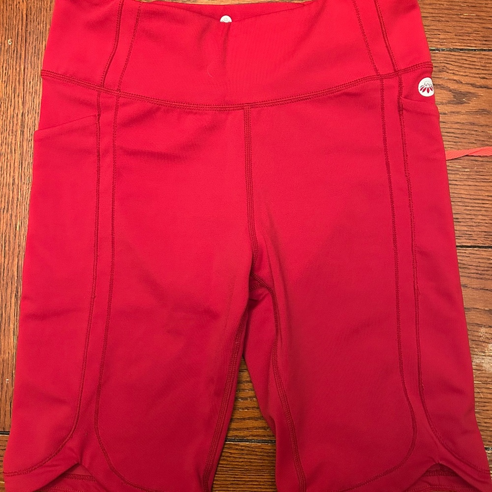 Sent bike shorts, red, like new, size small